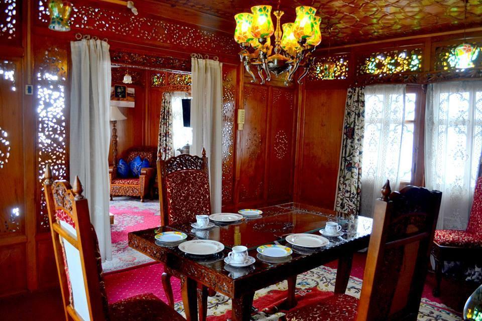 فندق هاوسبووت ليلي أو ناجيين Srīnagar المظهر الخارجي الصورة
